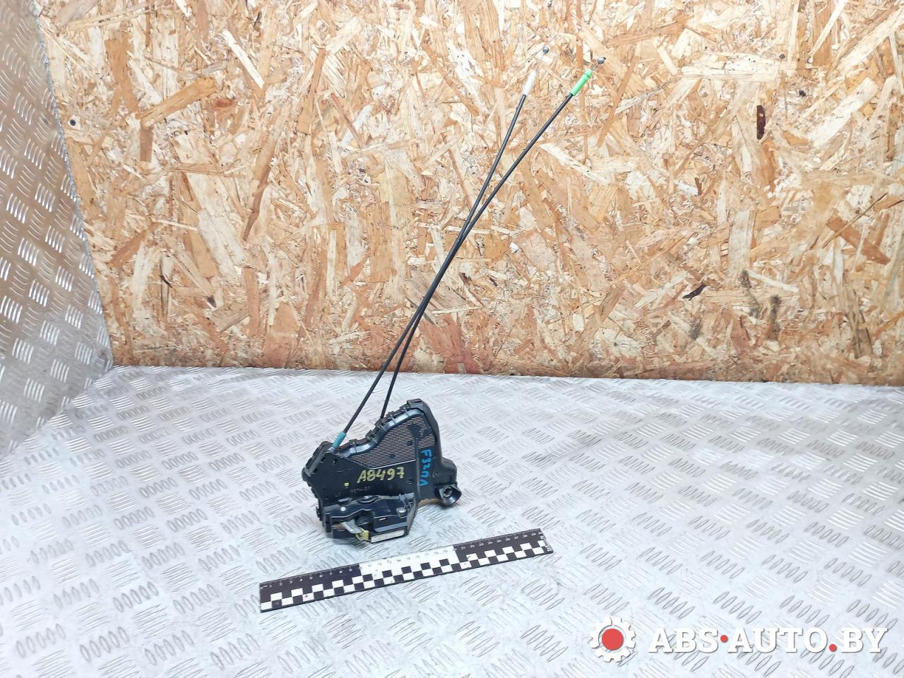 замок двери передней левой Toyota RAV4 3 поколение (XA30) 2006, 2.2 л., дизель, МКПП, внедорожник 5 дв., 6060615 - фото №1