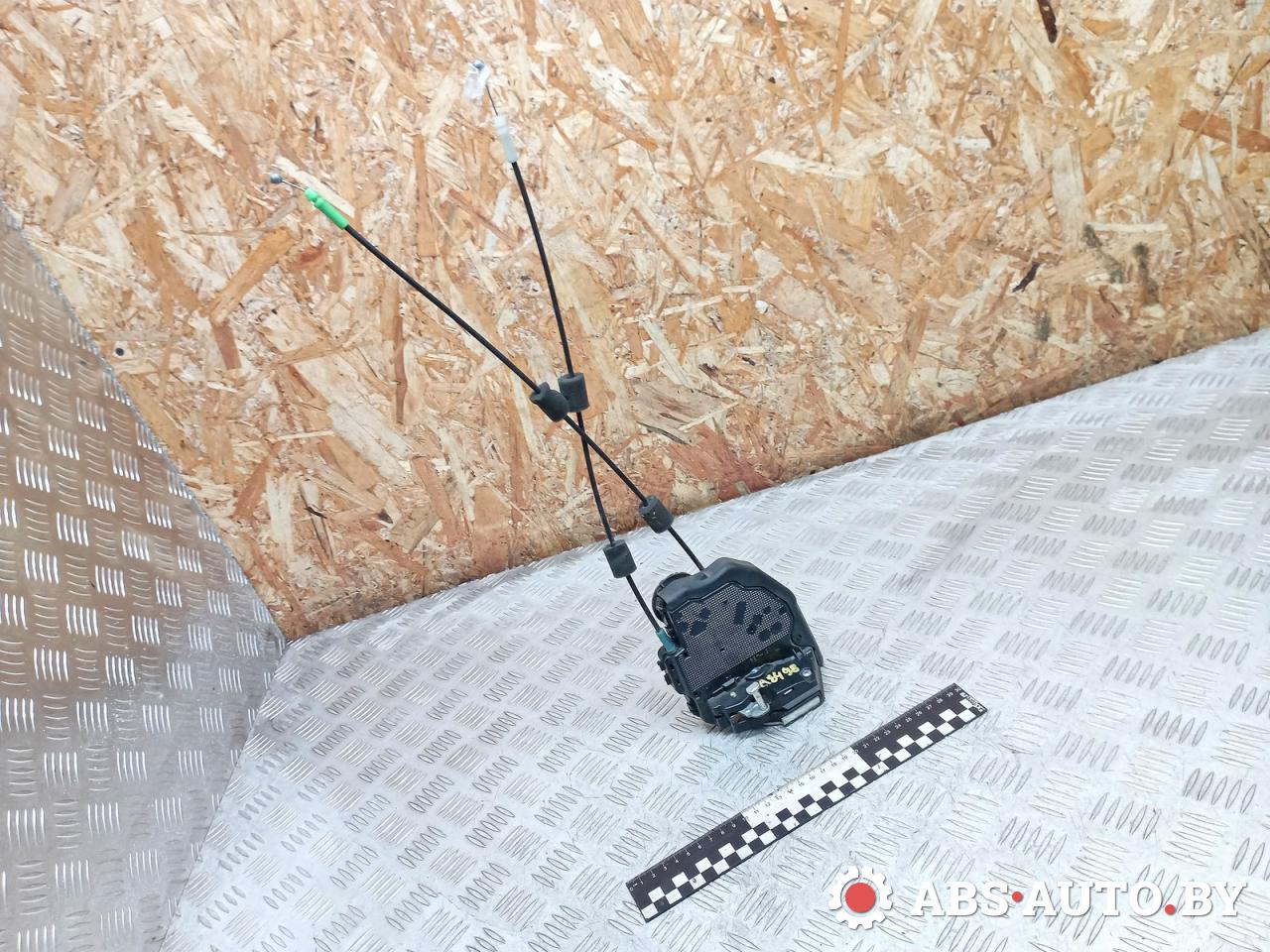 замок двери задней левой Toyota RAV4 3 поколение (XA30) 2006, 2.2 л., дизель, МКПП, внедорожник 5 дв., 6060620 - фото №1