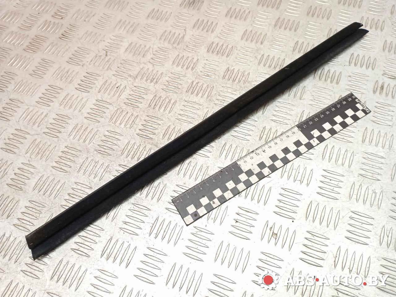 молдинг стекла двери задней левой Toyota RAV4 3 поколение (XA30) 2006, 2.2 л., дизель, МКПП, внедорожник 5 дв. - фото №1
