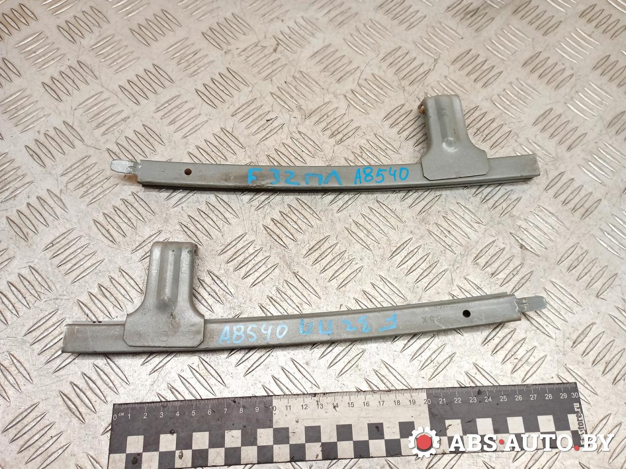 направляющая стекла Toyota RAV4 3 поколение (XA30) 2006, 2.2 л., дизель, МКПП, внедорожник 5 дв., 65XR, 65HL - фото №1