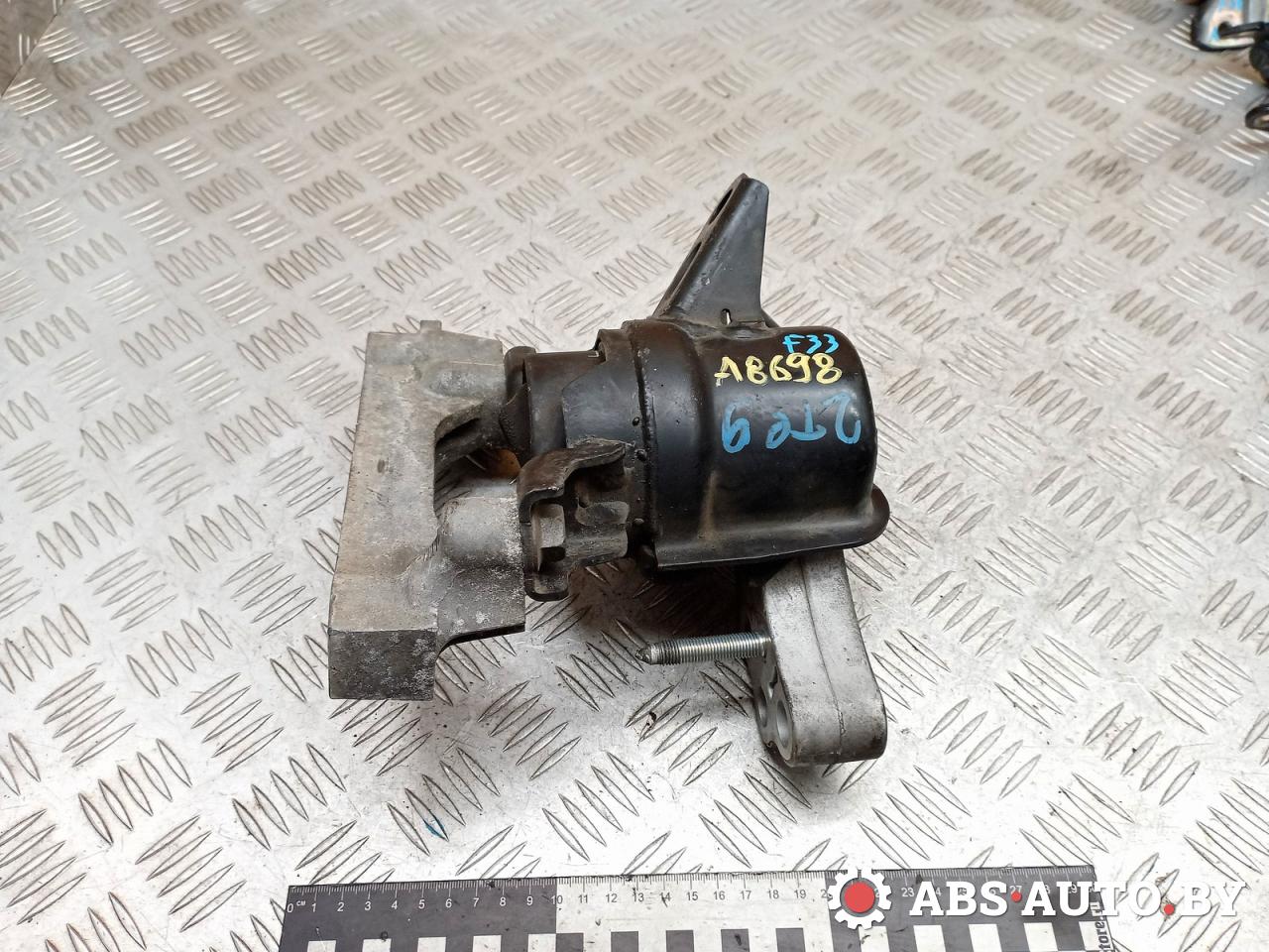 подушка крепления КПП Toyota RAV4 3 поколение (XA30) 2006, 2.2 л., дизель, МКПП, внедорожник 5 дв. - фото №1