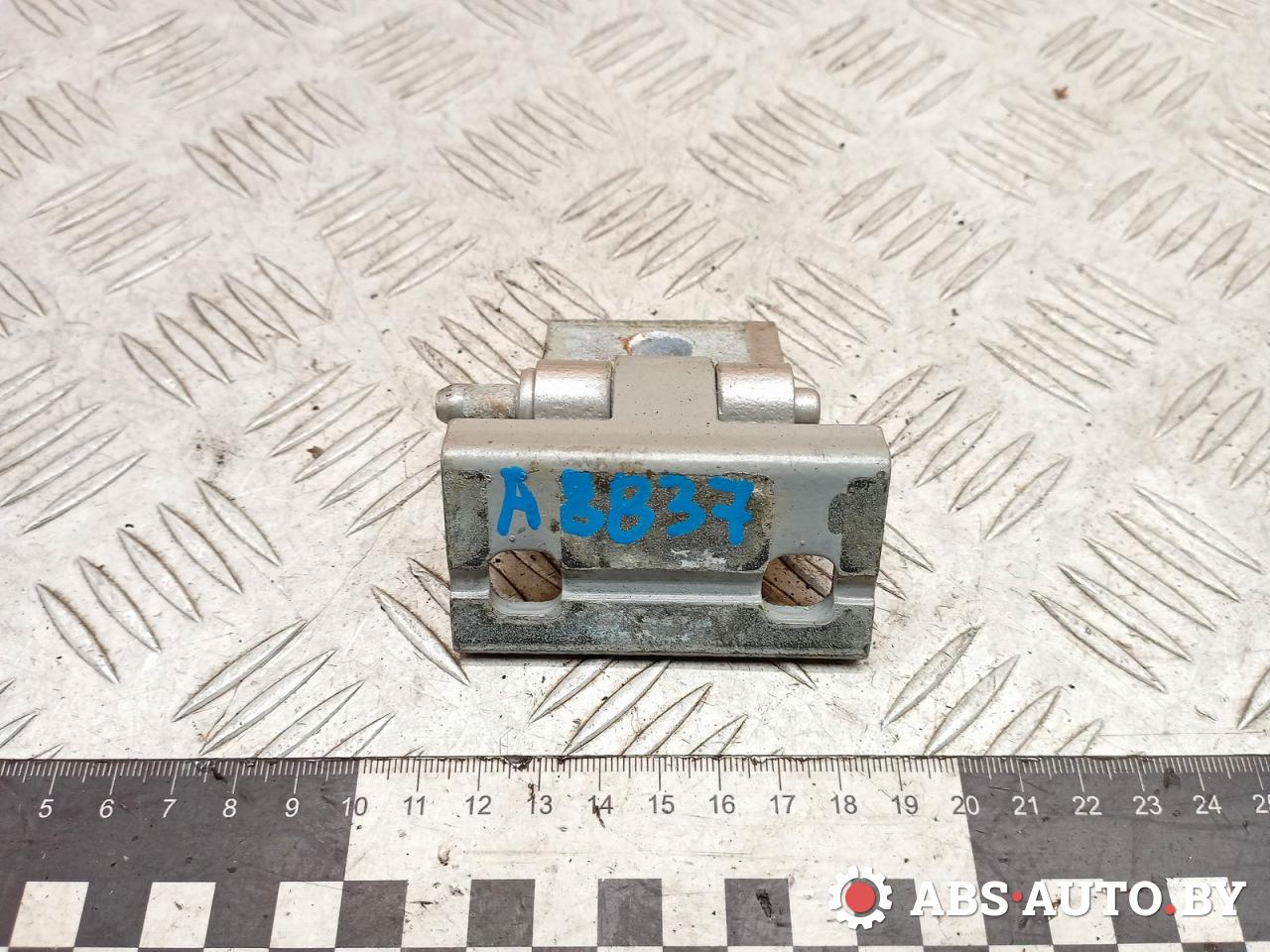 петля двери Volvo XC70 1 поколение 2004, 2.4 л., дизель, АКПП, универсал, 9671577780 - фото №1