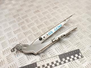 петля капота правая Volvo XC70 1 поколение 2004, 2.4 л., дизель, АКПП, универсал