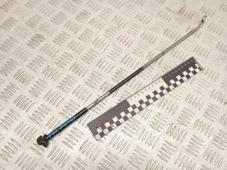 захватный крюк капота Toyota RAV4 2 поколение (XA20) [рестайлинг] 2005, 2.0 л., дизель, МКПП