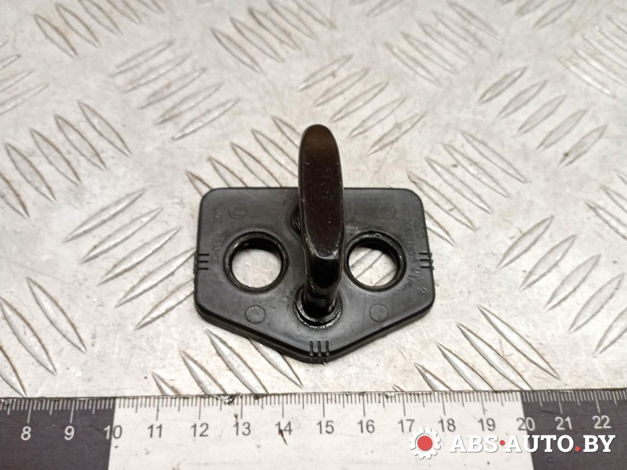 ответная часть (скоба) замка двери Volvo XC70 1 поколение 2004, 2.4 л., дизель, АКПП, универсал, 30661367 - фото №1