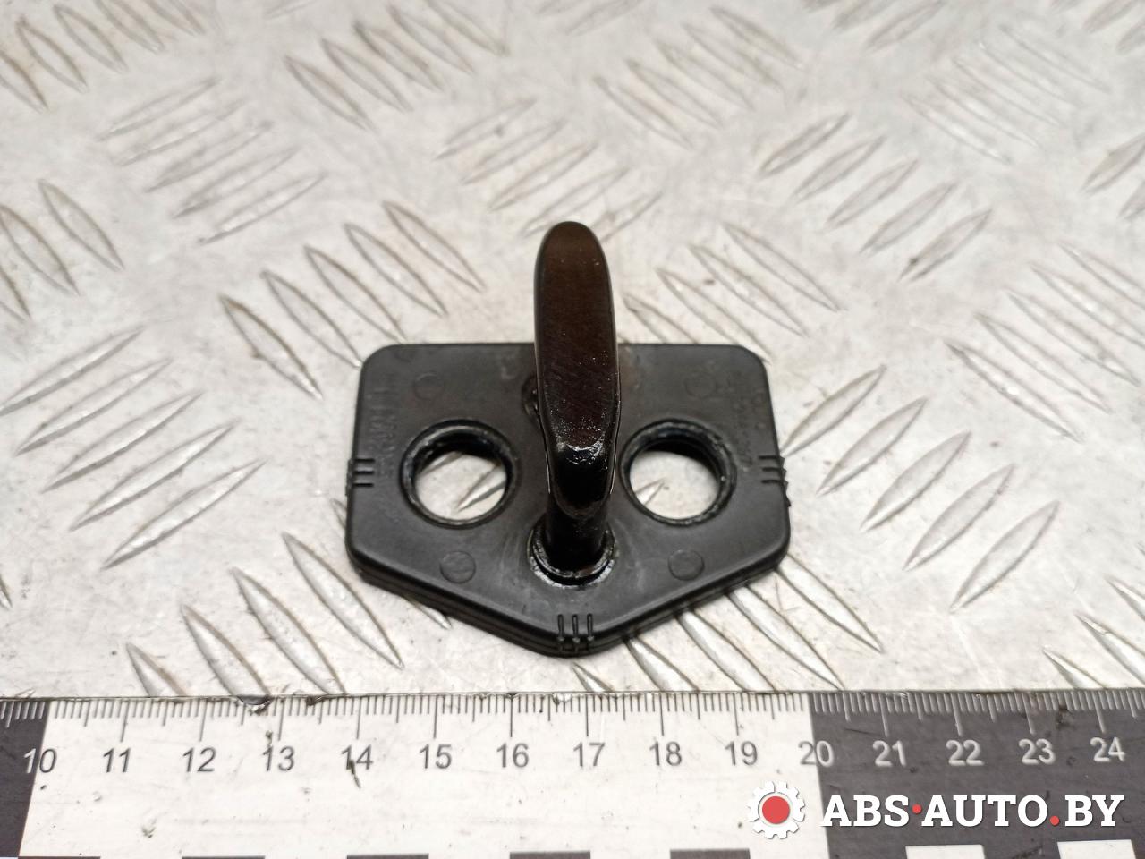 ответная часть (скоба) замка двери Volvo XC70 1 поколение 2004, 2.4 л., дизель, АКПП, универсал, 30661367 - фото №1