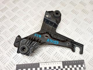 кронштейн воздушного фильтра Volvo XC70 1 поколение 2004, 2.4 л., дизель, АКПП, универсал, 30636575