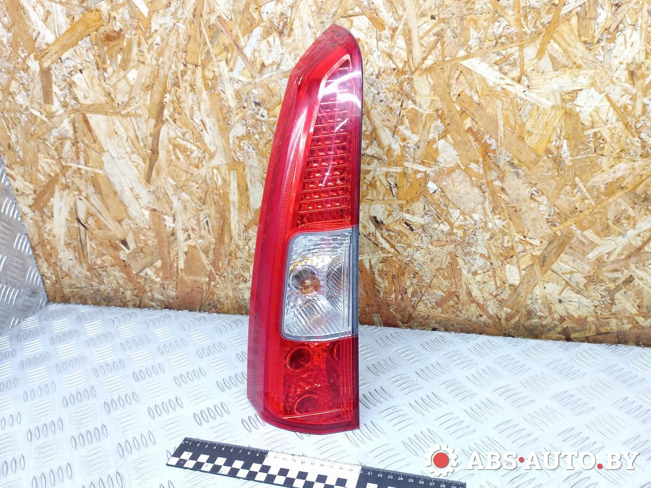 фонарь задний левый Volvo XC70 1 поколение 2004, 2.4 л., дизель, АКПП, универсал, 30643330, 2DB00897201 - фото №1