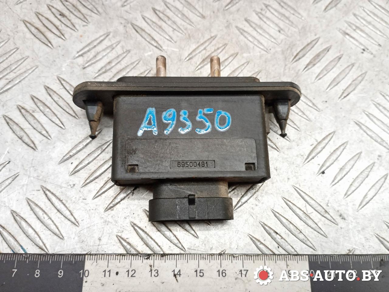 выключатель концевой (концевик) IVECO Daily 4 поколение 2009, 2.3 л., дизель, МКПП, фургон, 69500481 - фото №1