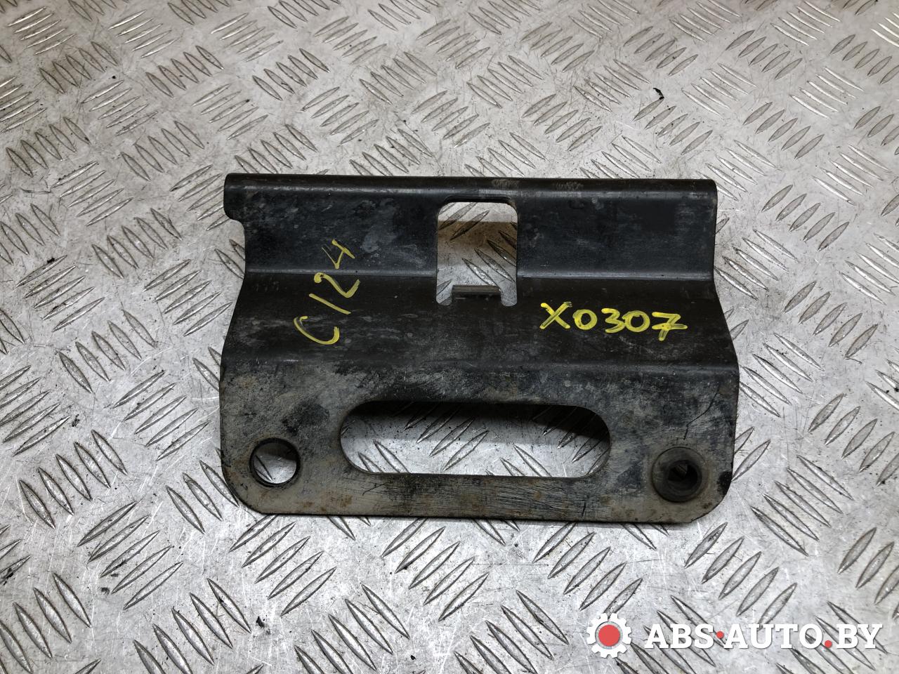 крепление бампера Chrysler Neon 1 поколение 1998, 2.0 л., бензин, 5277836 - фото №1