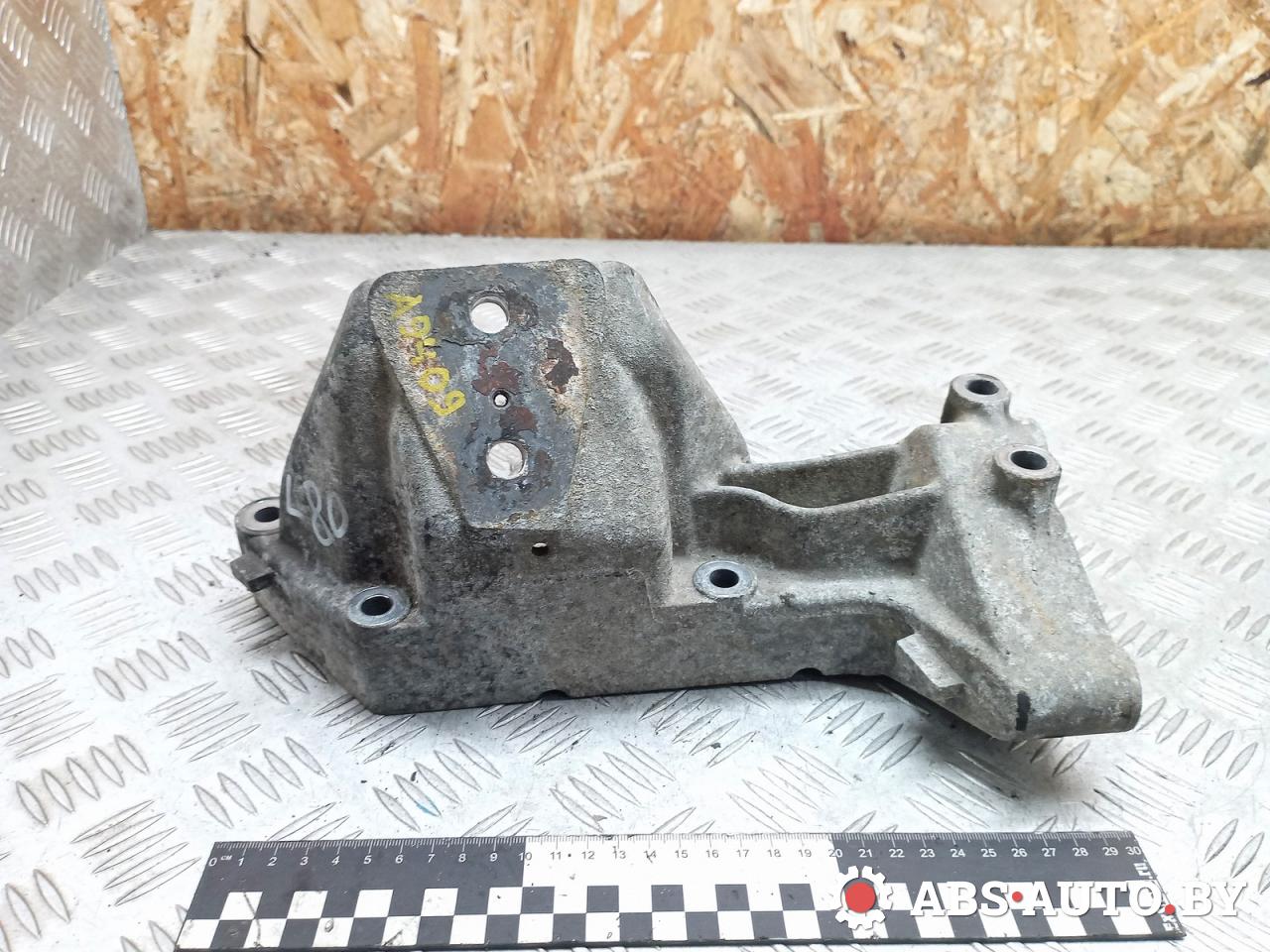 кронштейн двигателя IVECO Daily 4 поколение 2009, 2.3 л., дизель, МКПП, фургон, 500378599 - фото №1