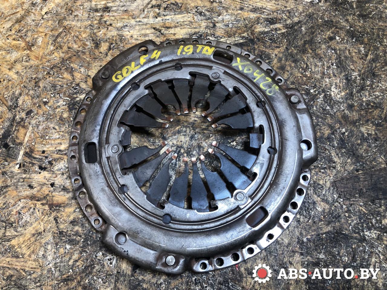 корзина сцепления Volkswagen Golf 4 поколение 2000, 1.9 л., дизель, 038141025P - фото №1