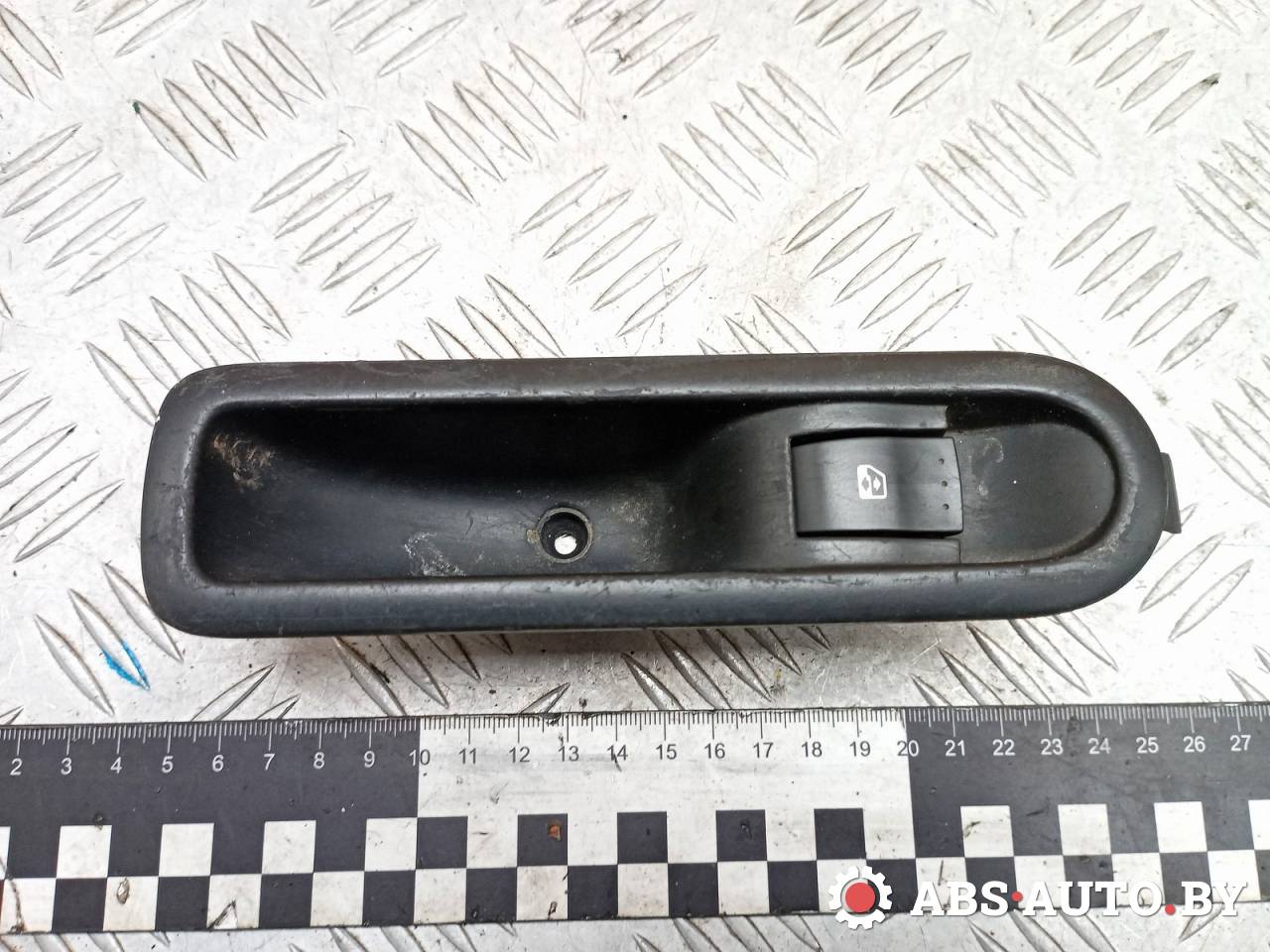 кнопка стеклоподъемника двери задней левой Renault Megane 2 поколение 2005, 1.9 л., дизель, МКПП, универсал, 156013870, 21980 - фото №1