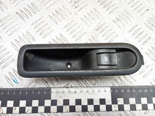 кнопка стеклоподъемника двери задней левой Renault Megane 2 поколение 2005, 1.9 л., дизель, МКПП, универсал, 156013870, 21980