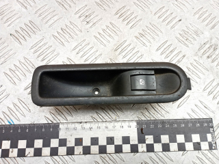 кнопка стеклоподъемника двери задней правой Renault Megane 2 поколение 2005, 1.9 л., дизель, МКПП, универсал, 156013870, 21980