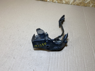 педаль Toyota Avensis 2 поколение (T250) 2004, 2.0 л., дизель, 8928152021, 1983003041