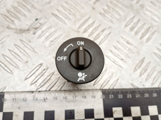 кнопка (выключатель) Renault Megane 2 поколение 2005, 1.9 л., дизель, МКПП, универсал, 8200169589B, 8200169589C, 231701