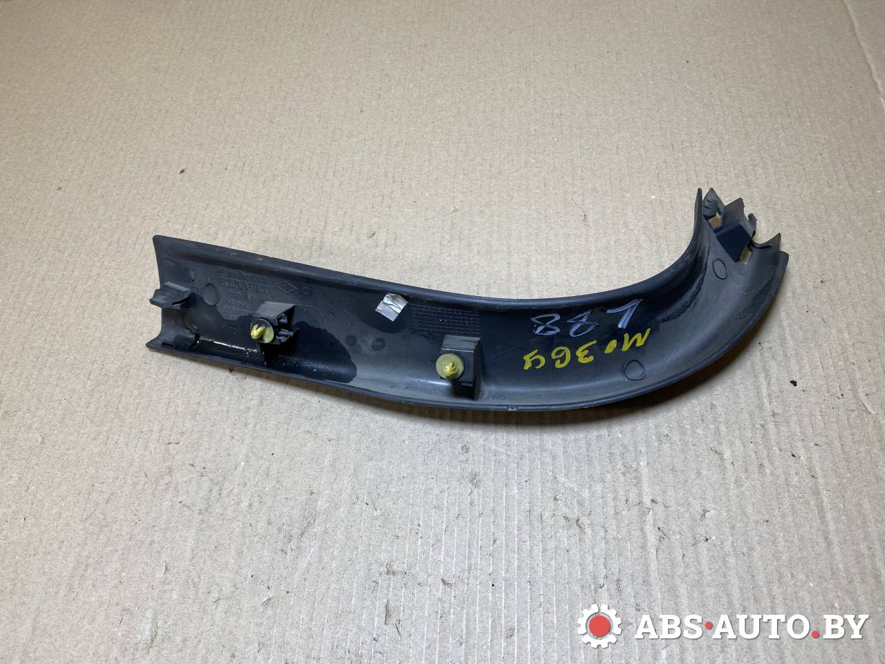 обшивка крышки багажника Renault Megane 2 поколение 2005, 1.6 л., бензин, 8200128755, 8200246359 - фото №1