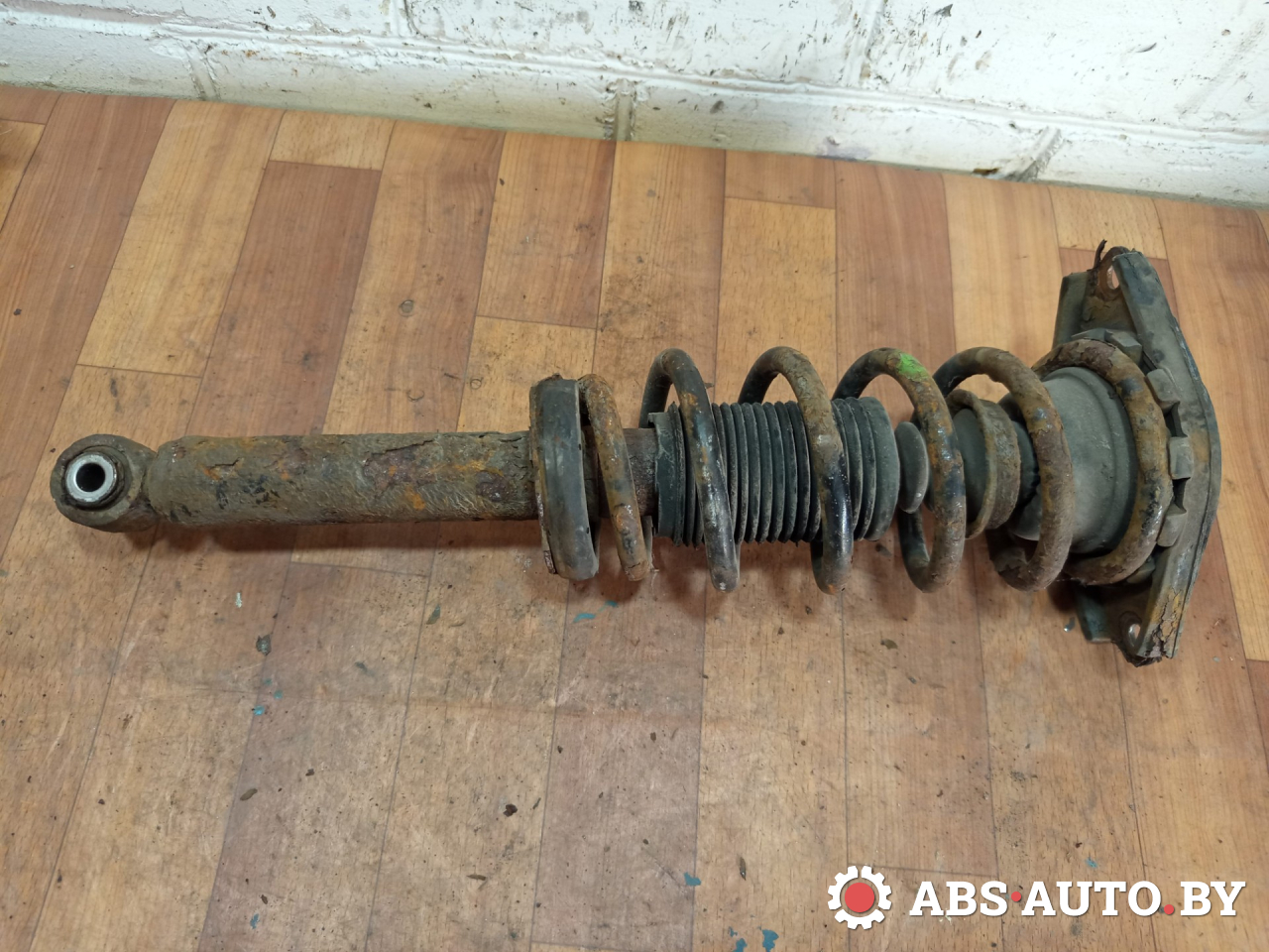 стойка задняя Nissan Primera P12 2005, 2.2 л., дизель, МКПП, хетчбэк 5 дв. - фото №1