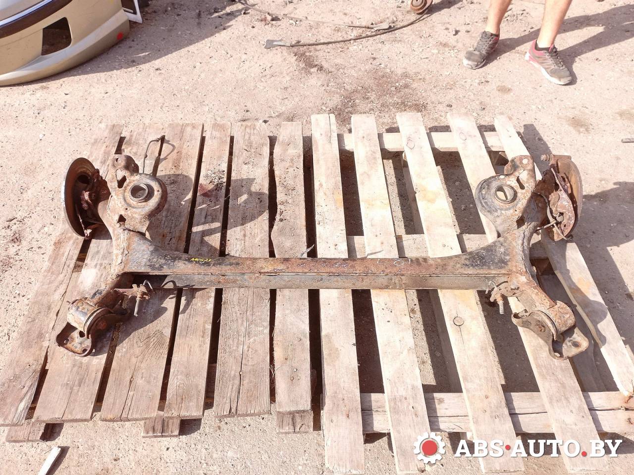 балка подвески задняя Citroen C4 1 поколение 2006, 1.6 л., бензин - фото №1