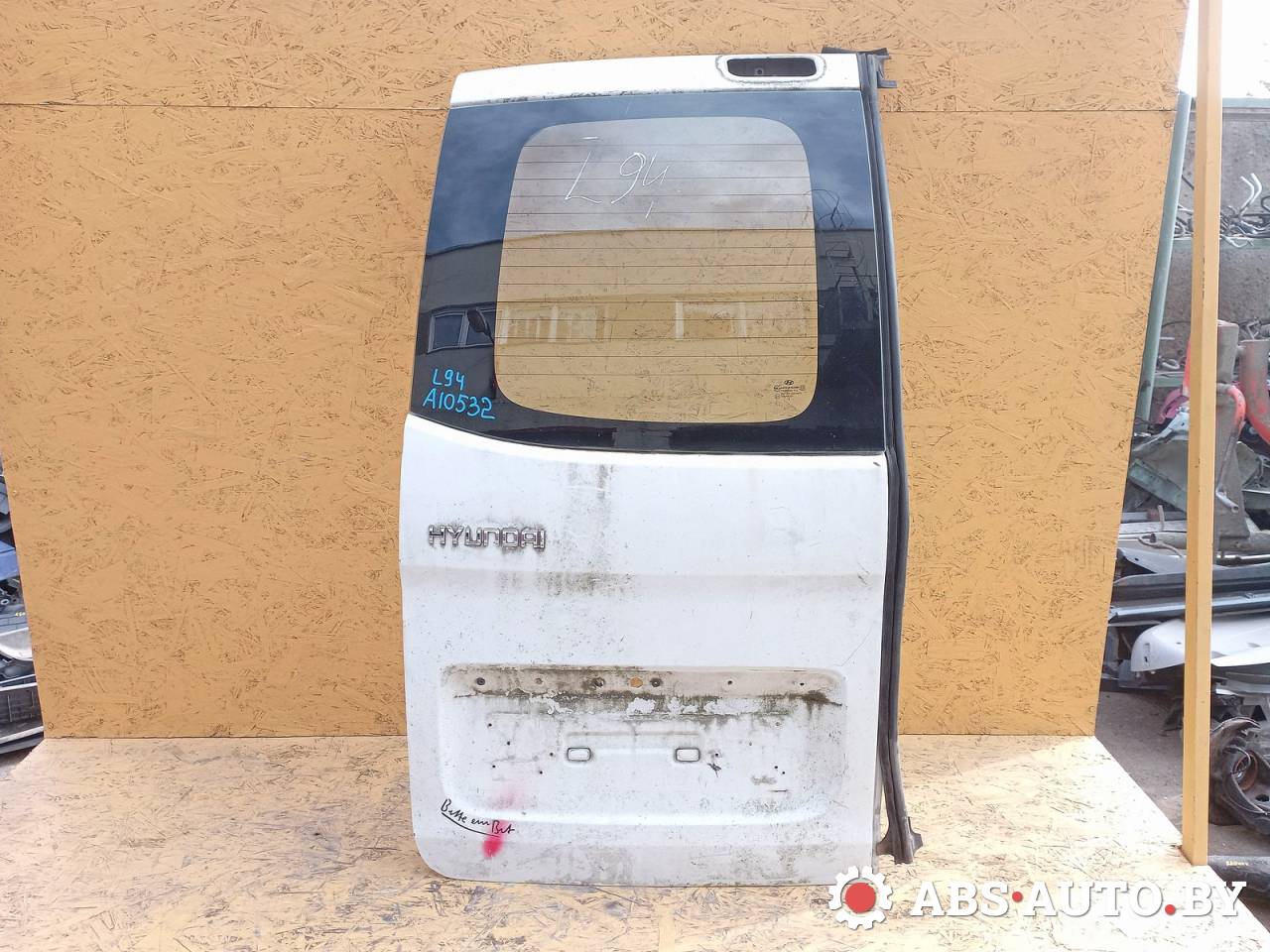 дверь задняя распашная левая Hyundai H-1 Grand Starex 2011, 2.5 л., дизель, МКПП - фото №1