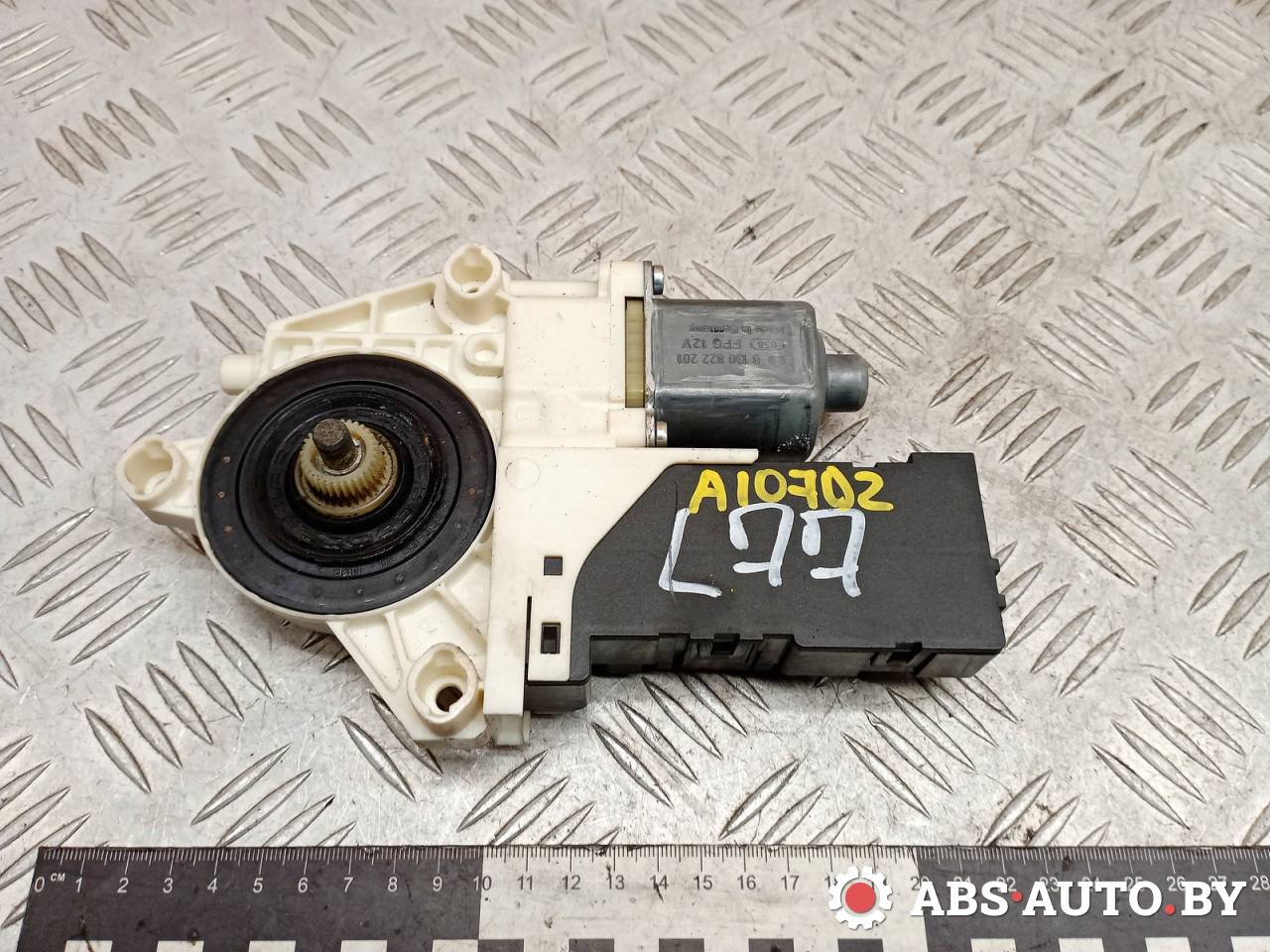 моторчик стеклоподъемника передний правый Peugeot 407 1 поколение 2006, 2.0 л., дизель, АКПП, универсал, 0130822201, 994651102, 1137328127 - фото №1