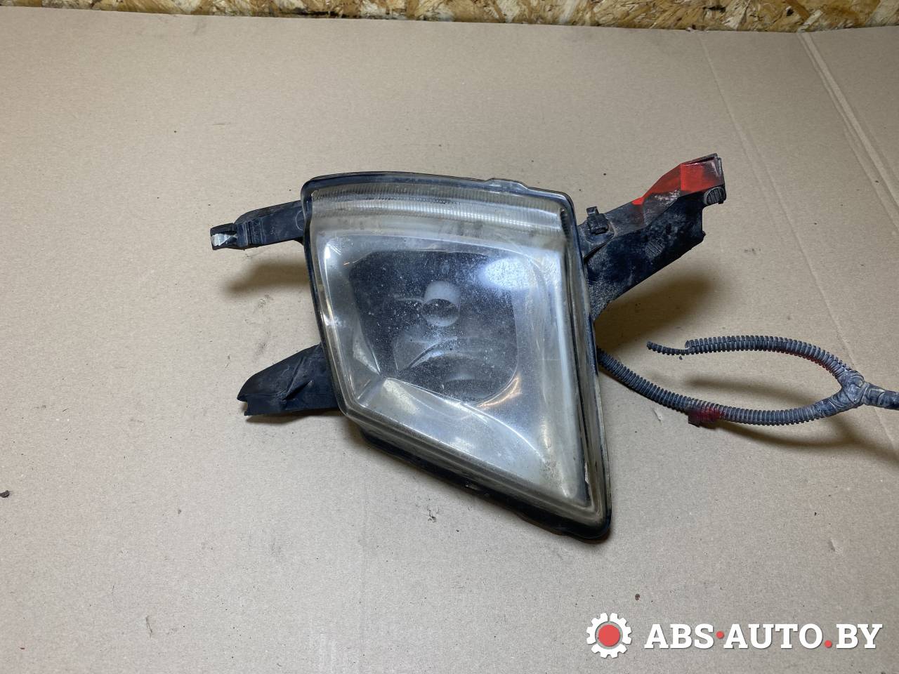 фара противотуманная левая Peugeot 407 1 поколение 2006, 2.0 л., дизель, МКПП, седан, 9641945680, 42170748 - фото №1