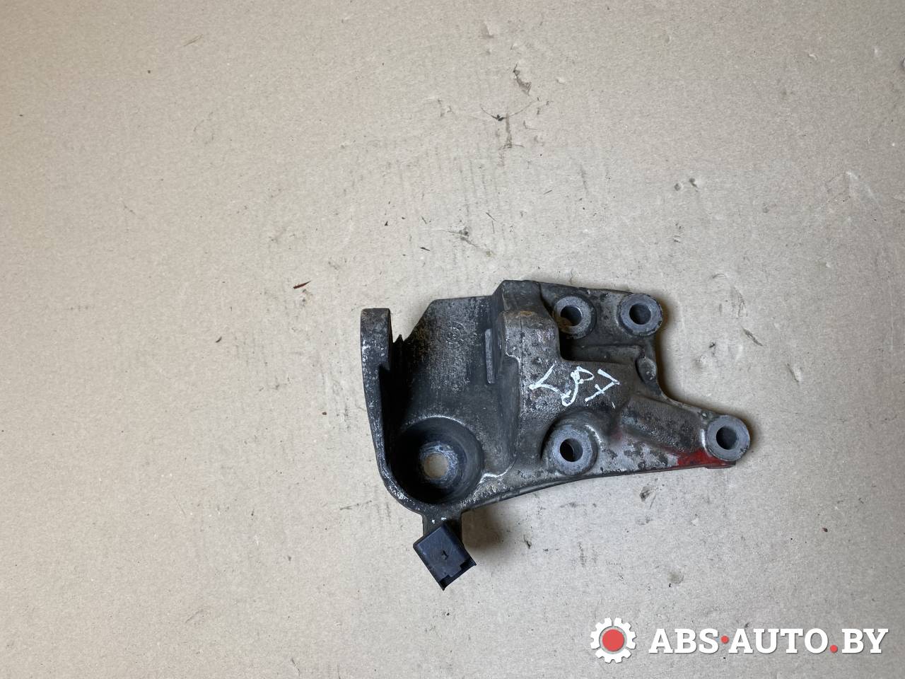 кронштейн двигателя Peugeot 407 1 поколение 2006, 2.0 л., дизель, МКПП, седан, 96451611 - фото №1