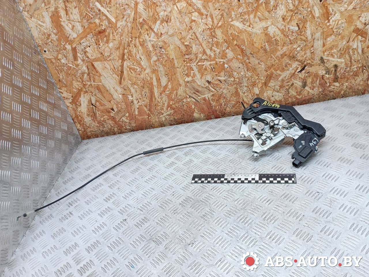 замок двери задней левой Hyundai H-1 Grand Starex 2011, 2.5 л., дизель, МКПП - фото №1