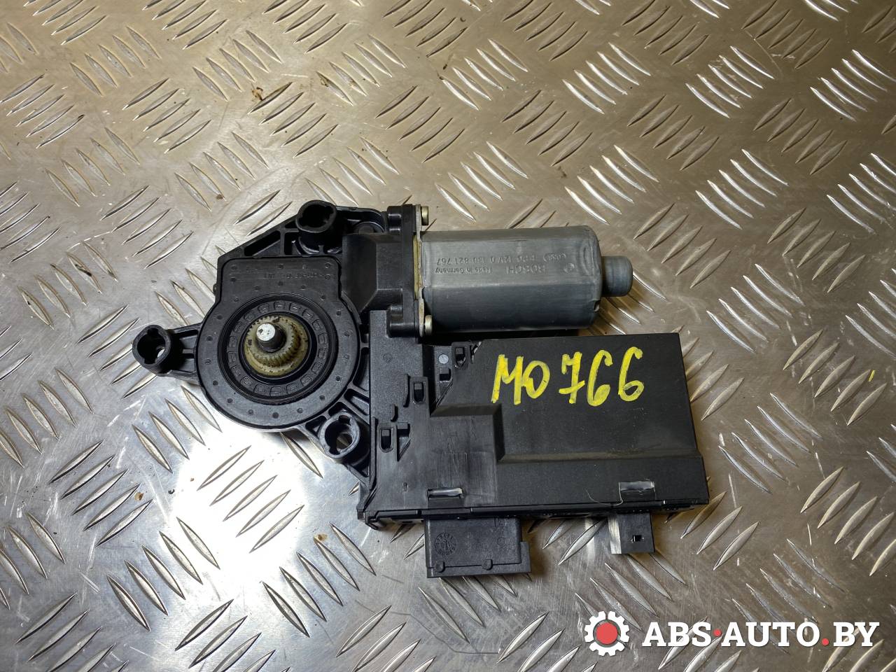 моторчик стеклоподъемника передний левый Peugeot 307 1 поколение 2003, 1.6 л., бензин, МКПП, хетчбэк 3 дв., 9634457580, 990830100, A90830016 - фото №1