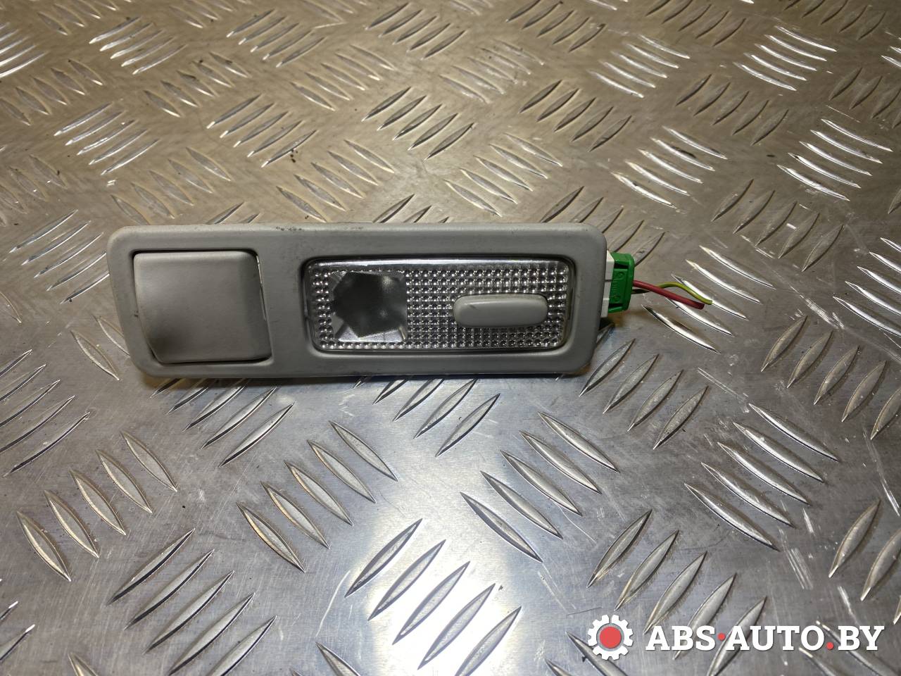 фонарь салона (плафон) Peugeot 307 1 поколение 2003, 1.6 л., бензин, МКПП, хетчбэк 3 дв. - фото №1