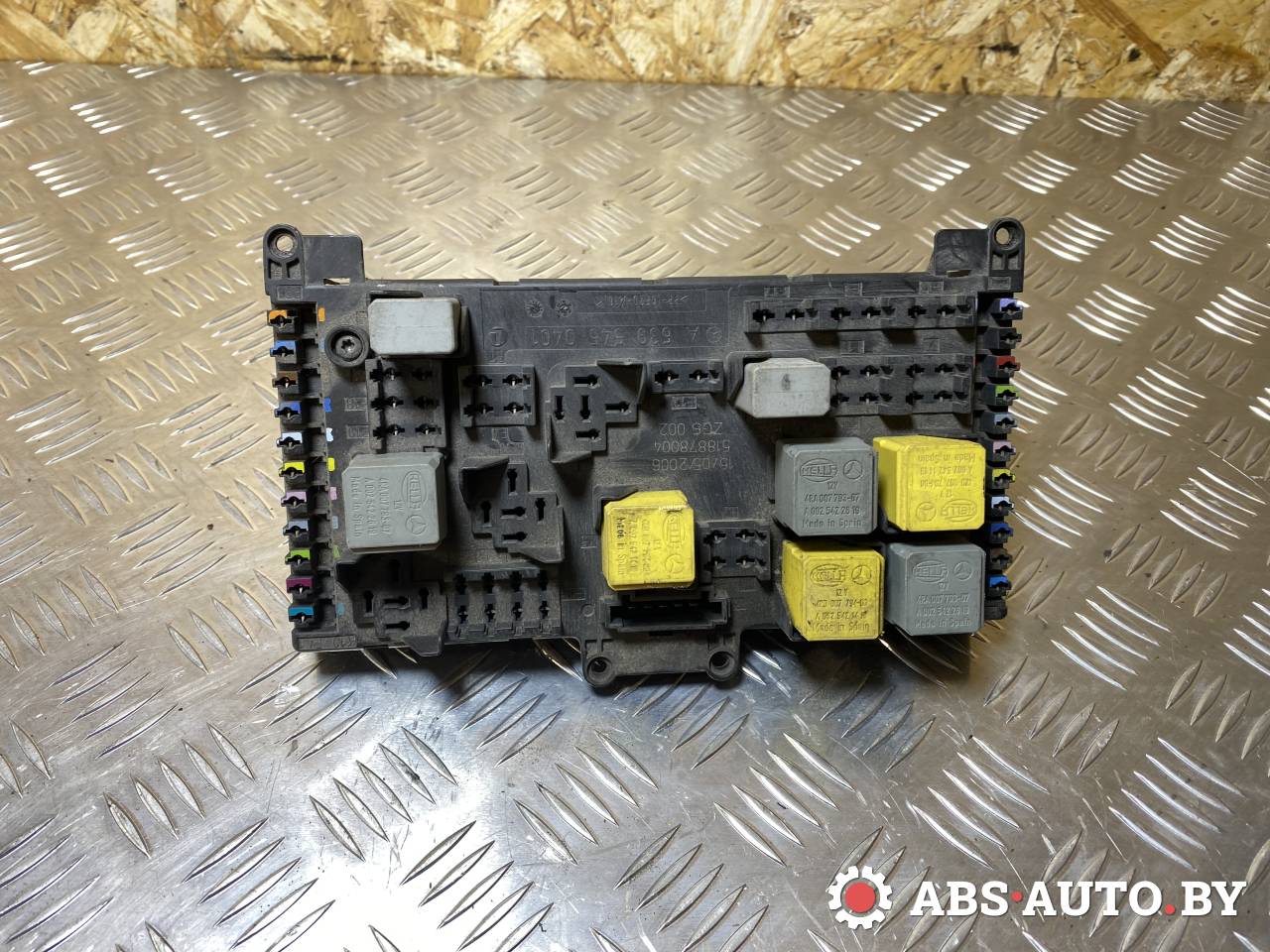 блок предохранителей Mercedes-Benz Vito W639 2006, 2.2 л., дизель, МКПП, правый руль, 6395450301, A6395450401, 518878004 - фото №1