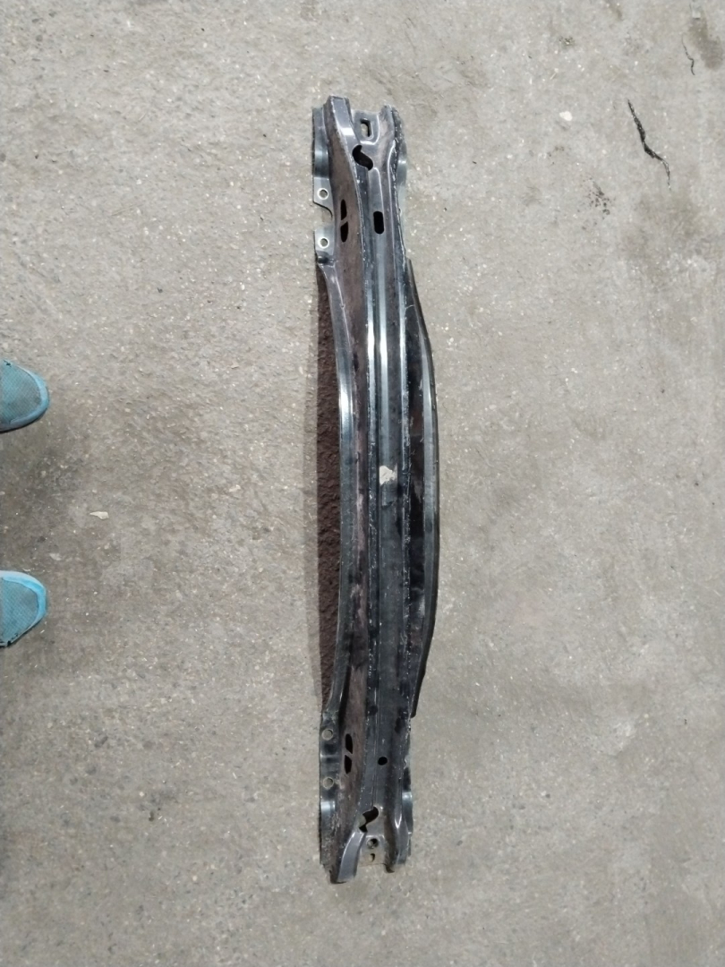 усилитель бампера заднего Volvo S80 2 поколение 2008, 2.4 л., D 5244 T4, дизель - фото №1