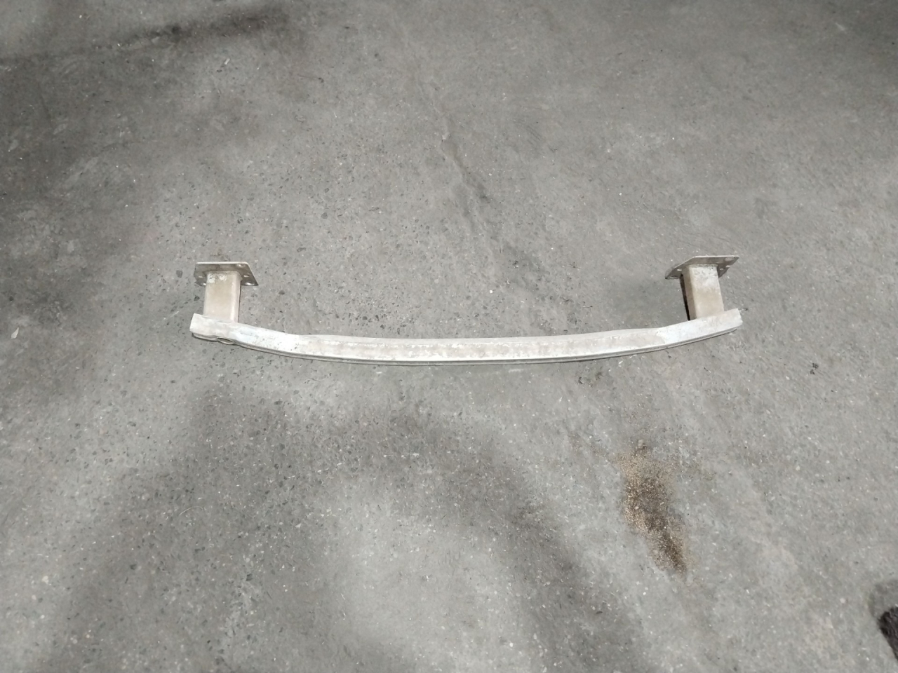 усилитель бампера заднего Renault Scenic 3 поколение 2011, 1.6 л., R9M 402, дизель, минивэн - фото №1