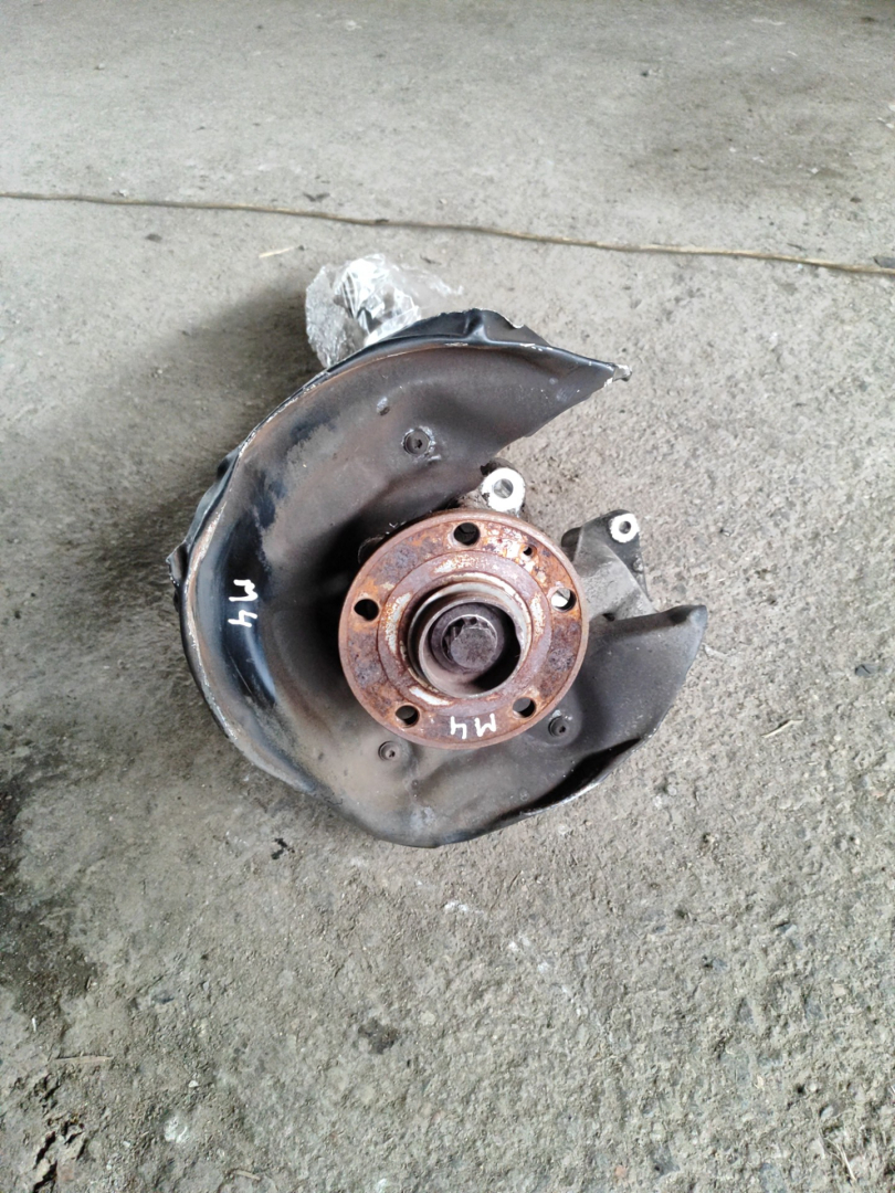 ступица задняя правая Volkswagen Tiguan 1 поколение (2007 - 2011), 2.0 л., CBAB, дизель, МКПП, внедорожник 5 дв. - фото №1