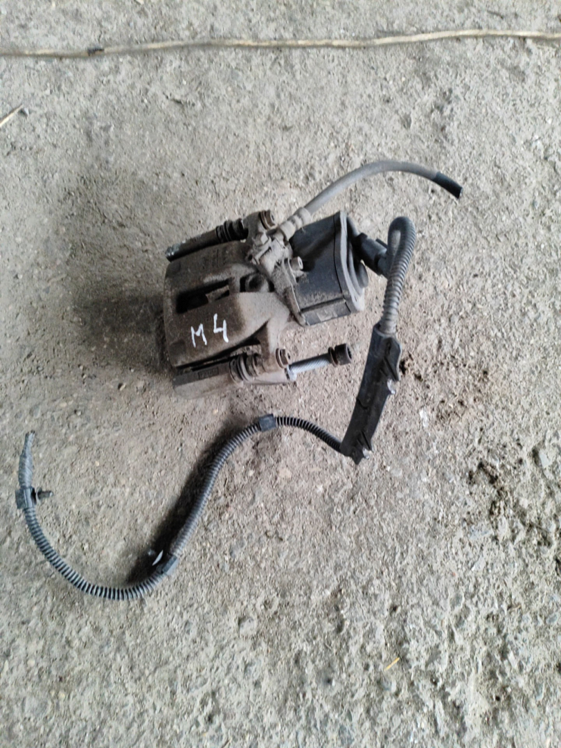 суппорт задний правый Volkswagen Tiguan 1 поколение (2007 - 2011), 2.0 л., CBAB, дизель, МКПП, внедорожник 5 дв. - фото №1