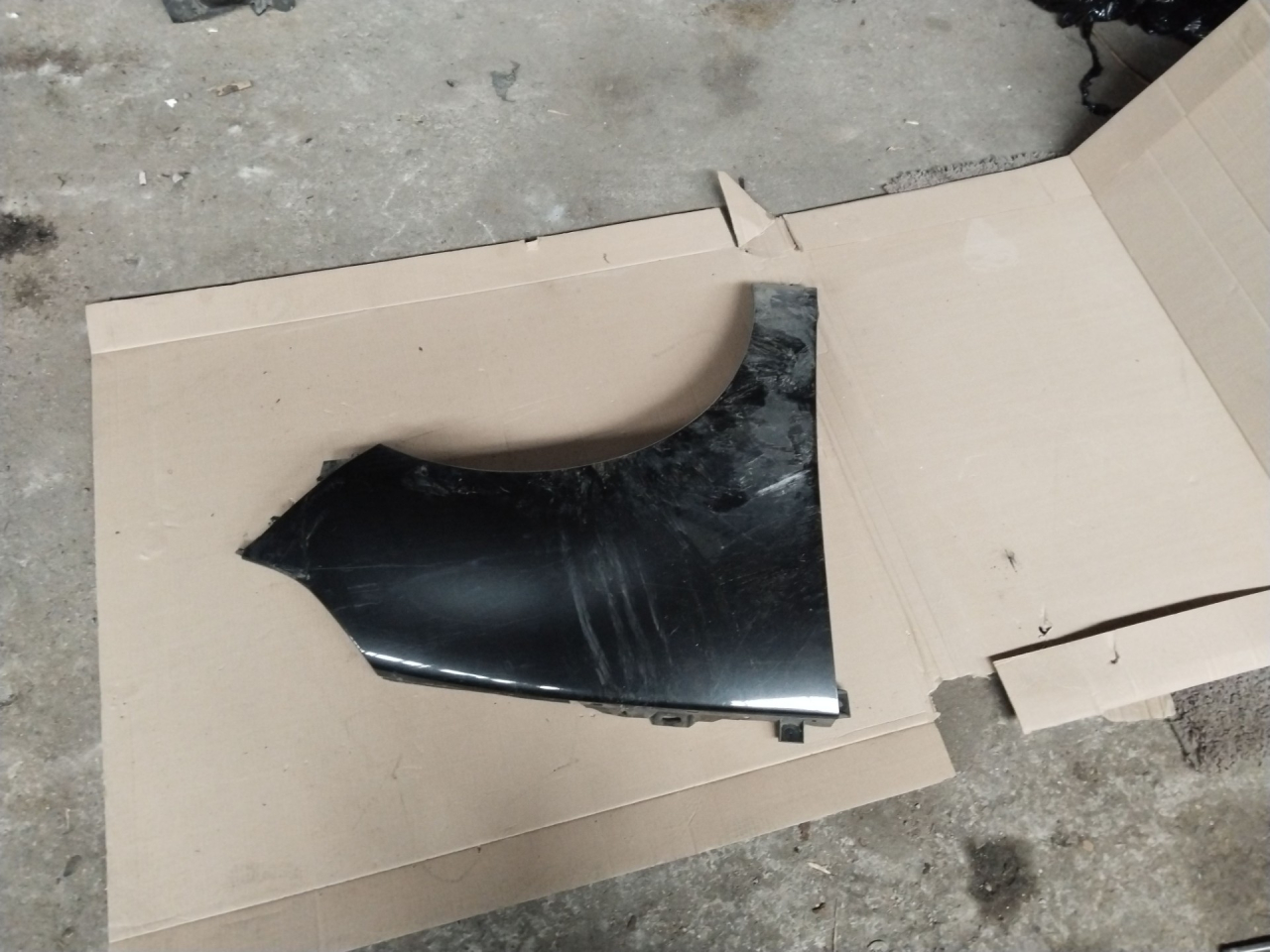 крыло переднее правое Renault Scenic 3 поколение 2011, 1.6 л., R9M 402, дизель, минивэн - фото №1