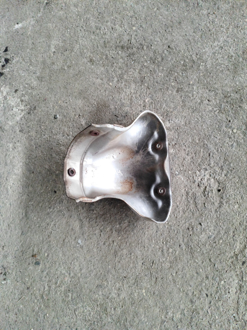 защита (экран) выпускного коллектора Honda Accord 7 поколение 2005, 2.0 л., K20Z2, бензин, МКПП - фото №1