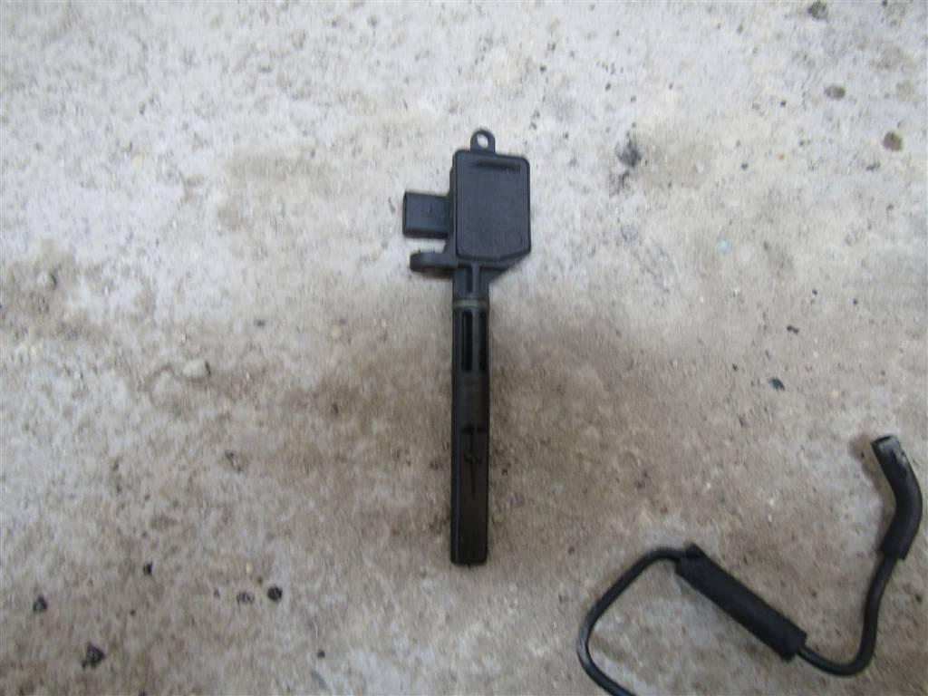 датчик уровня масла Volkswagen Polo 4 поколение 2004, 1.2 л., AWY, бензин, МКПП, черный, хетчбэк 3 дв., передний привод, 045907660D, 00813401 - фото №1