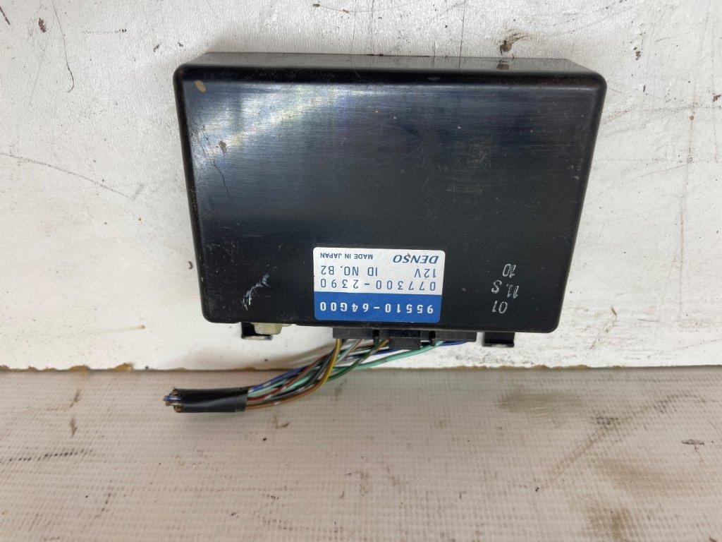 блок комфорта Suzuki Baleno 1 поколение 1998, 1.6 л., G16B, бензин, МКПП, голубой, универсал, передний привод, 9551064G00 - фото №1