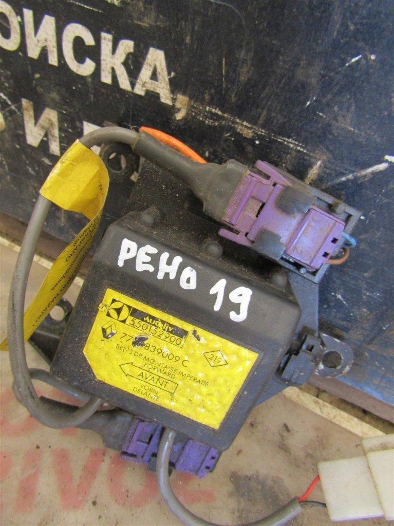 блок AirBag Renault 19 2 поколение 1995, 7700839009C - фото №1