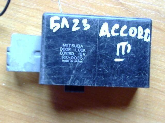 блок управления центральным замком Honda Accord 3 поколение (1985 - 1990), RK0035 - фото №1