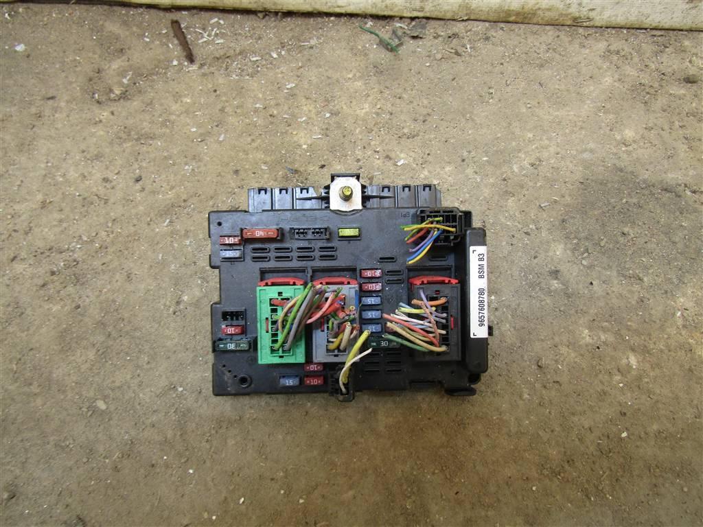 Блок управления BCM (Body Control Module) Nissan Almera Tino V10 2003, 1.8 л., QG18DE, бензин, АКПП, голубой, минивэн, передний привод, 9657608780 - фото №1