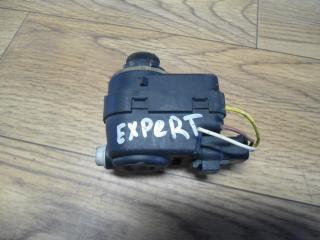 корректор фар Peugeot Expert 1 поколение 2001