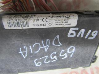 блок комфорта Dacia Sandero 1 поколение 2010, 1.2 л., D4F 732, бензин, МКПП, красный, седан, передний привод, 8200296328B