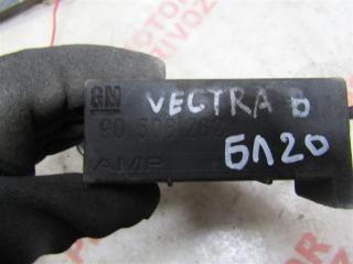 блок предохранителей Opel Vectra B 1998, 90506262