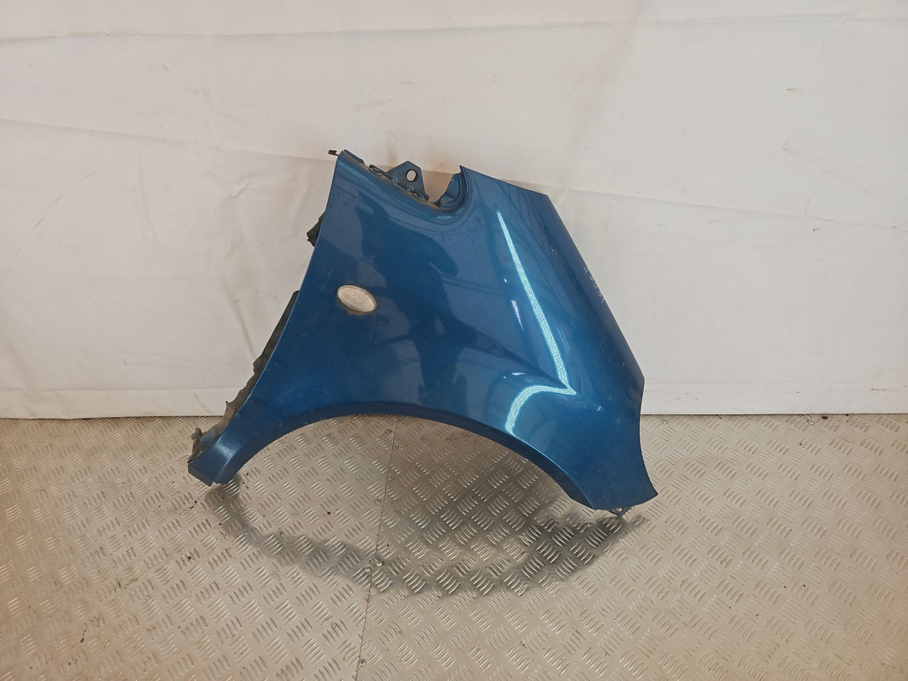 крыло переднее правое Mercedes-Benz A-Класс W168 2001, 1.6 л., M 166.960, бензин, АКПП, синий, минивэн, передний привод - фото №1