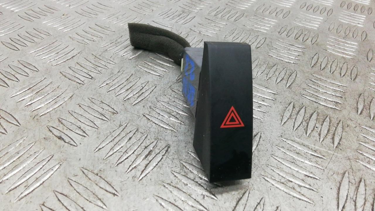 кнопка аварийной сигнализации Chevrolet Spark M300 2012, 1.2 л., бензин, МКПП, хетчбэк 5 дв. - фото №1
