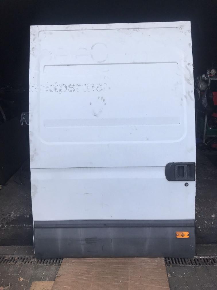 дверь сдвижная IVECO Daily 3 поколение 2005, 2.3 л., дизель - фото №1