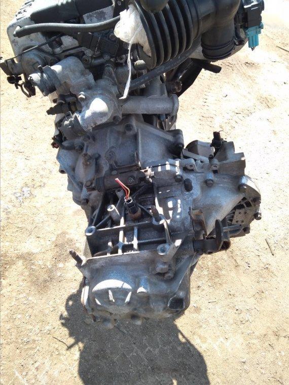 КПП механическая (МКПП) Hyundai Trajet 1 поколение 2004, 2.0 л., бензин, МКПП, минивэн - фото №1